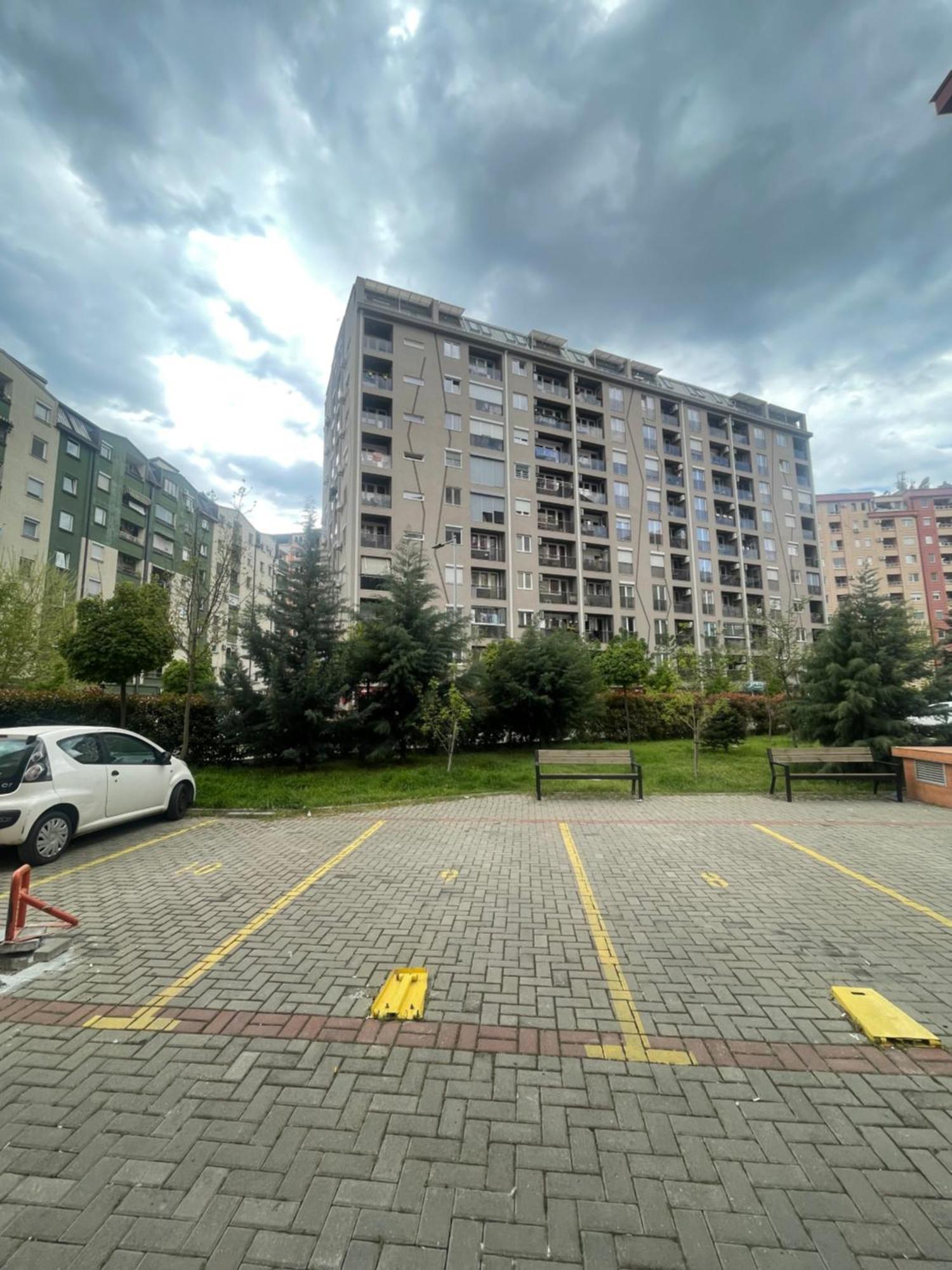 New Modern Rooftop Apartment-Free Private Parking Skopje Esterno foto