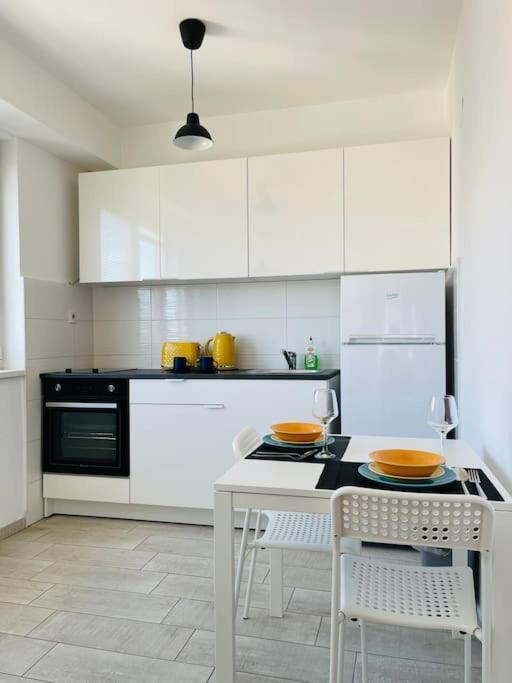 New Modern Rooftop Apartment-Free Private Parking Skopje Esterno foto