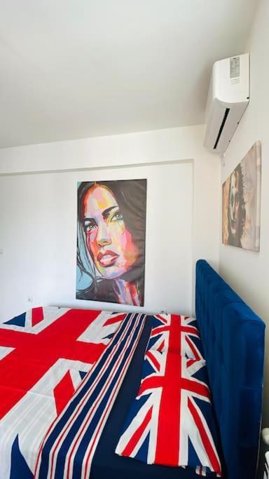 New Modern Rooftop Apartment-Free Private Parking Skopje Esterno foto